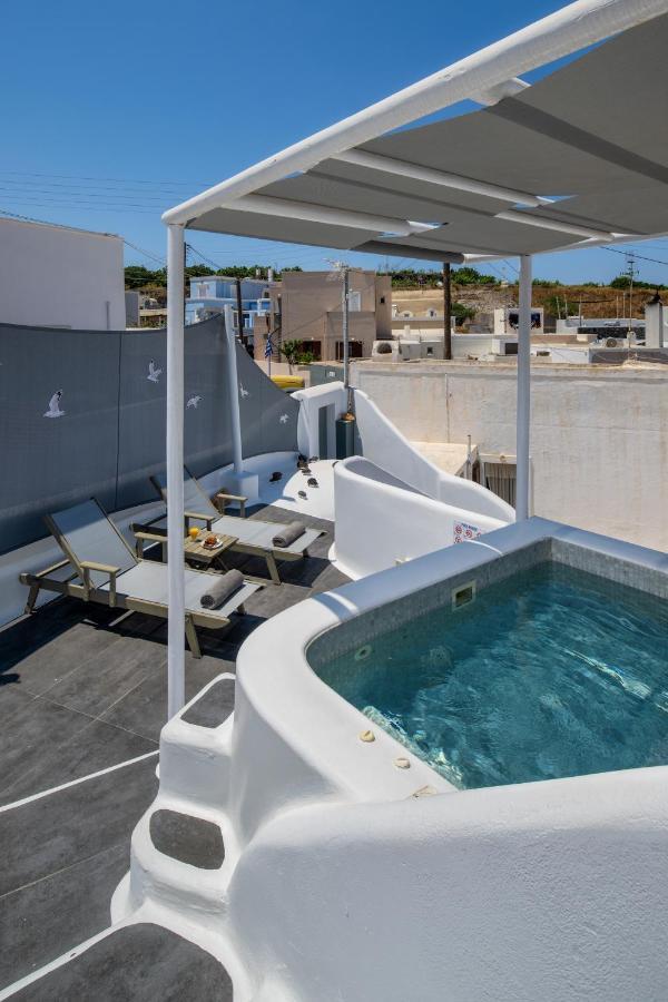 Astrea Suites Feggaropetra Cave House Fira  Exterior foto