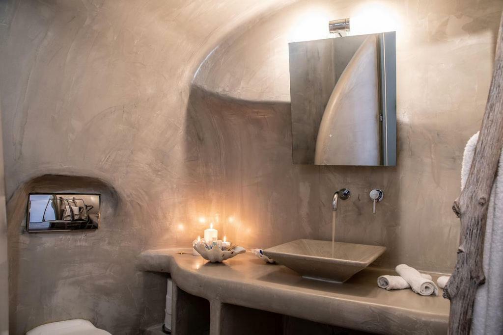 Astrea Suites Feggaropetra Cave House Fira  Exterior foto