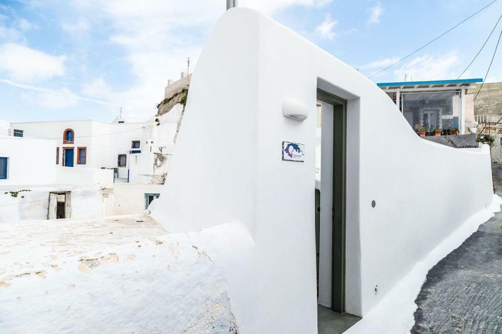 Astrea Suites Feggaropetra Cave House Fira  Exterior foto