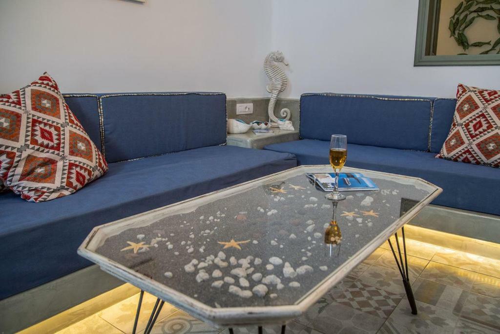 Astrea Suites Feggaropetra Cave House Fira  Exterior foto