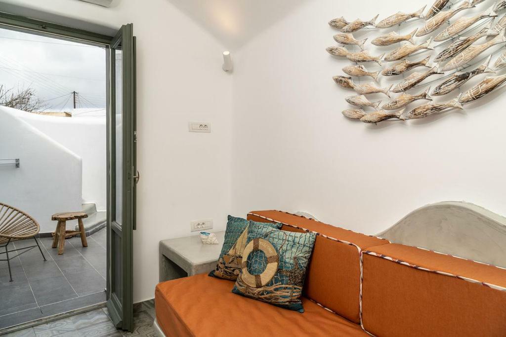 Astrea Suites Feggaropetra Cave House Fira  Exterior foto