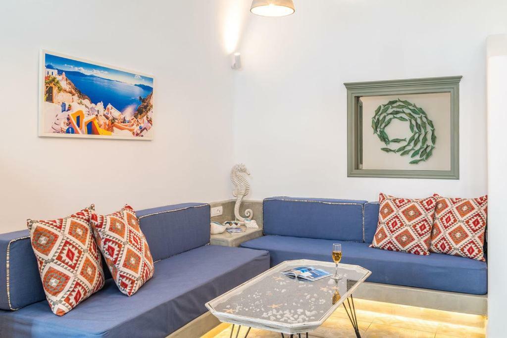 Astrea Suites Feggaropetra Cave House Fira  Exterior foto