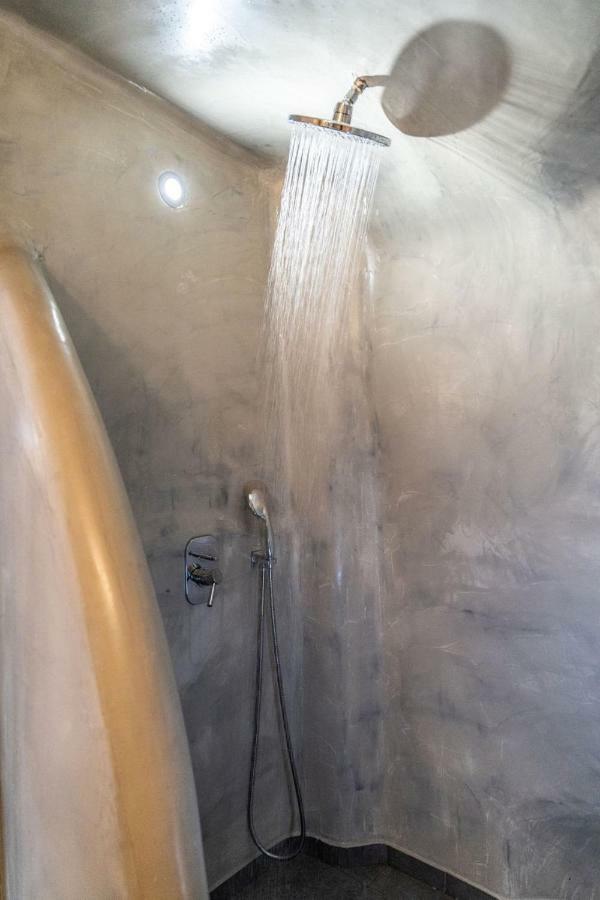 Astrea Suites Feggaropetra Cave House Fira  Exterior foto