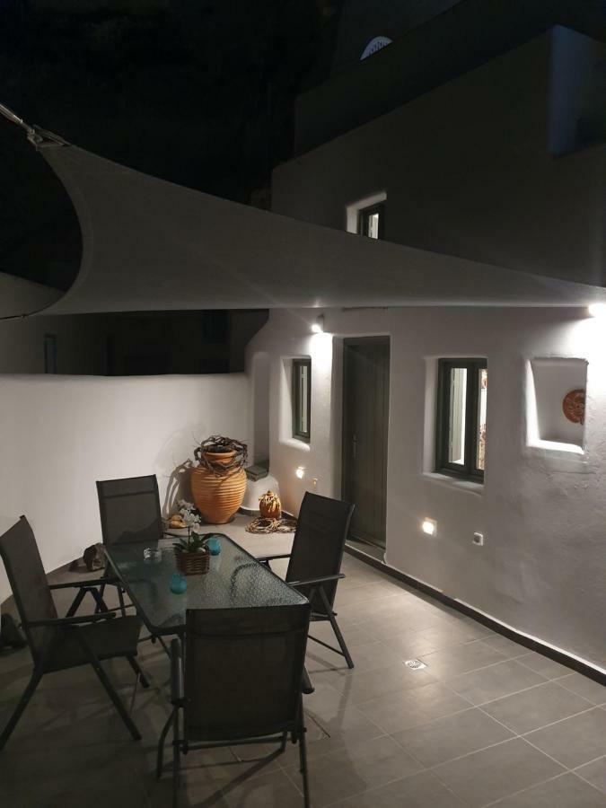 Astrea Suites Feggaropetra Cave House Fira  Exterior foto